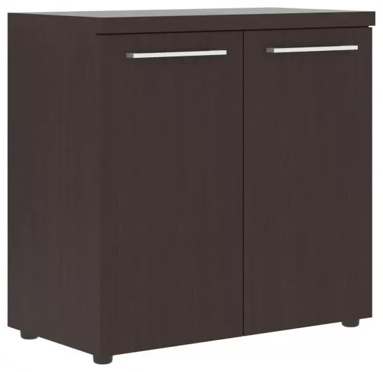 Шкаф с глухими малыми дверьми и топом